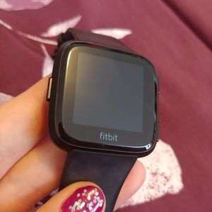 Fitbit Versa - Price Firm